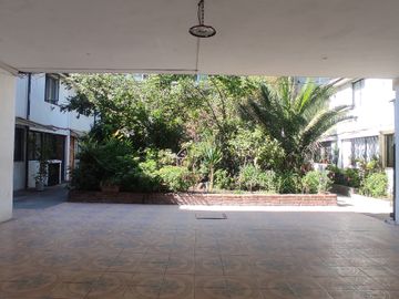 OPORTUNIDAD UNICA CASA EN EL CORAZON DE SANTIAGO CENTRO