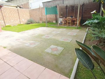 CRISOL CASA CENTRAL Y AMPLIO PATIO