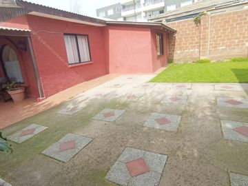 CRISOL CASA CENTRAL Y AMPLIO PATIO
