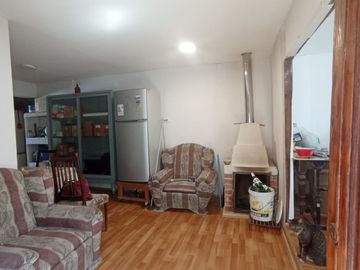 CRISOL VENDE CASA AMPLIO PATIO, CENTRAL