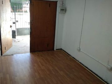 CRISOL VENDE CASA AMPLIO PATIO, CENTRAL