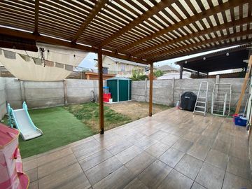 VENTA AMPLIA CASA EN SAN BERNARDO 3H 2B
