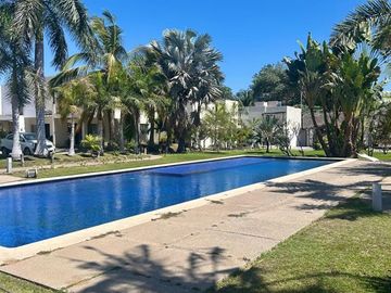 CASA EN VENTA CON EXCEDENTE DE TERRENO EN MEZCALES