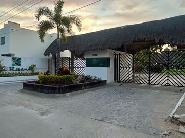 CASA EN VENTA CON EXCEDENTE DE TERRENO EN MEZCALES