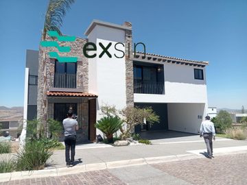 Casa en Fraccionamiento Lomas de  Angelópolis