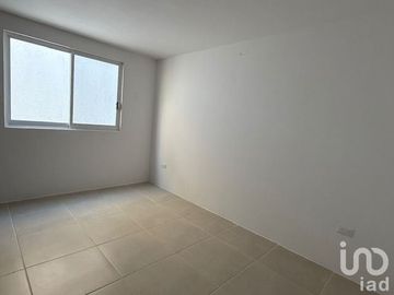 Se vende casa en Residencial cerca de Los Héroes