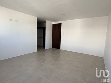 Se vende casa en Residencial cerca de Los Héroes