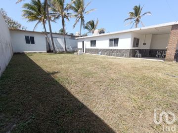 CASA EN VENTA EN ANTÓN LIZARDO, ALVARADO, VERACRUZ, VER.