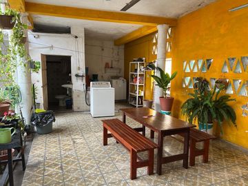 Amplia casa en venta en el centro de Tecomán.