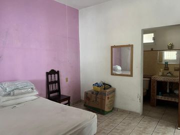 Amplia casa en venta en el centro de Tecomán.