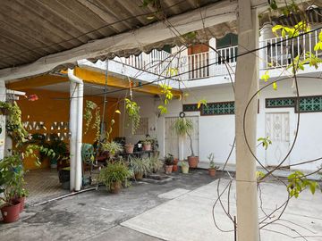 Amplia casa en venta en el centro de Tecomán.