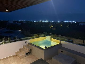 EN VENTA EXCLUSIVA CASA CON ROOF TOP EN ZONA PASEOS COUNTRY MERIDA NORTE