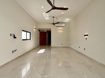 Casa en venta en privada residencial en Altabrisa