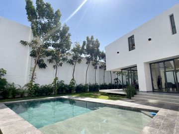 Casa en venta en privada residencial en Altabrisa