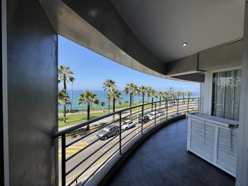 Ocasión: Flat Piso 3 con vista directa al mar y parque
