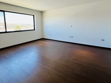 CASA EN VENTA CON ELEVADOR ESTILO CONTEMPORÁNEO EN GRAN RESERVA, PUEBLA