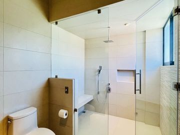 CASA EN VENTA CON ELEVADOR ESTILO CONTEMPORÁNEO EN GRAN RESERVA, PUEBLA