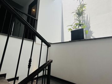 CASA EN VENTA CON ELEVADOR ESTILO CONTEMPORÁNEO EN GRAN RESERVA, PUEBLA