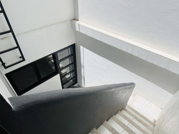 CASA EN VENTA CON ELEVADOR ESTILO CONTEMPORÁNEO EN GRAN RESERVA, PUEBLA
