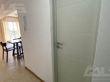 Departamento monoambiente-Ituzaingó Norte Centro-Cochera-