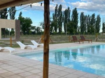 Casa en venta - 4 Dormitorios 4 Baños - 50.000Mts2 - Mendoza
