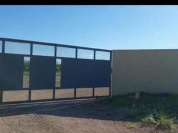 Casa en venta - 4 Dormitorios 4 Baños - 50.000Mts2 - Mendoza
