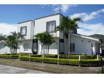Casa Bifamiliar en Venta Ciudad Jardin 2, Roldanillo - Valle del Cauca
