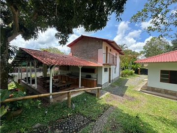 SE VENDE FINCA FAMILIAR O TURISTICA VIA QUIMBAYA-ALCAL