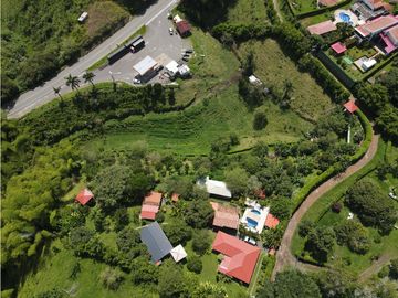 SE VENDE FINCA FAMILIAR O TURISTICA VIA QUIMBAYA-ALCAL