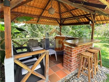 SE VENDE FINCA FAMILIAR O TURISTICA VIA QUIMBAYA-ALCAL