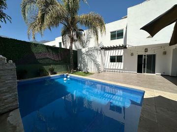 VENTA DE CASA EN AUREA ZONA SIERRA ALTA AL SUR DE MONTERREY