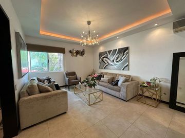 VENTA DE CASA EN AUREA ZONA SIERRA ALTA AL SUR DE MONTERREY