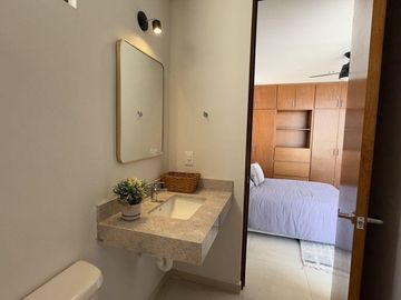 Casa de 3 recámaras en venta dentro de privada en Conkal