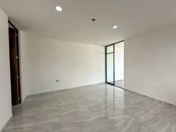 Casa en venta con más de 1000m2 de terreno en Cholul