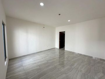 Casa en venta con más de 1000m2 de terreno en Cholul
