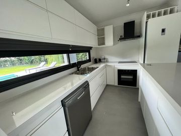 CASA EN VENTA CON ALTO DISEÑO A ESTRENAR
