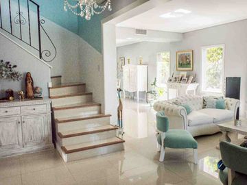 VENTA HERMOSA CASA EN TIPAS NORDELTA LOTE INTERNO