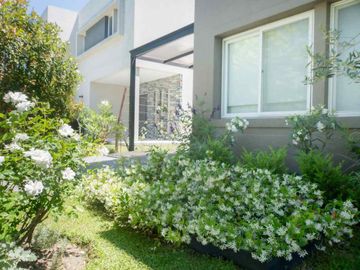 VENTA HERMOSA CASA EN TIPAS NORDELTA LOTE INTERNO