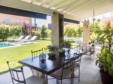 VENTA HERMOSA CASA EN TIPAS NORDELTA LOTE INTERNO