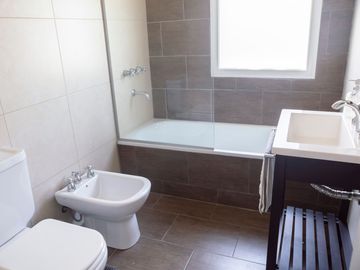 VENTA HERMOSA CASA EN TIPAS NORDELTA LOTE INTERNO