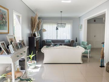 VENTA HERMOSA CASA EN TIPAS NORDELTA LOTE INTERNO