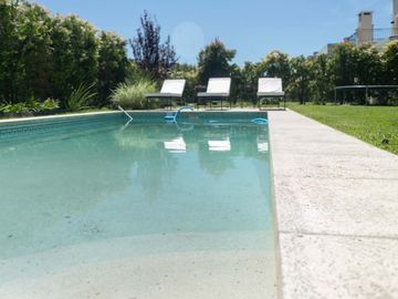 VENTA HERMOSA CASA EN TIPAS NORDELTA LOTE INTERNO
