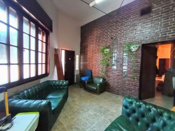 CASA BOEDO CON LOCAL VENTA