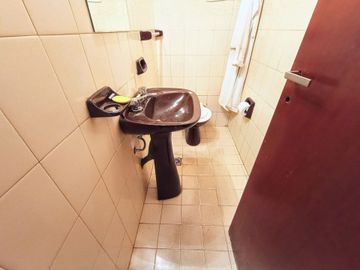 CASA BOEDO CON LOCAL VENTA