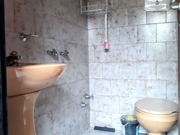 CASA BOEDO CON LOCAL VENTA