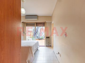 Venta monoambiente divisible-Balcón-Patio/Cochera