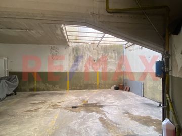 Venta monoambiente divisible-Balcón-Patio/Cochera