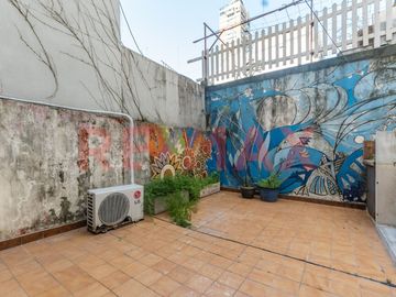 Venta monoambiente divisible-Balcón-Patio/Cochera