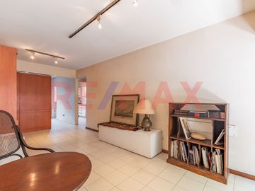 Venta monoambiente divisible-Balcón-Patio/Cochera