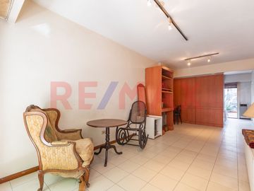 Venta monoambiente divisible-Balcón-Patio/Cochera